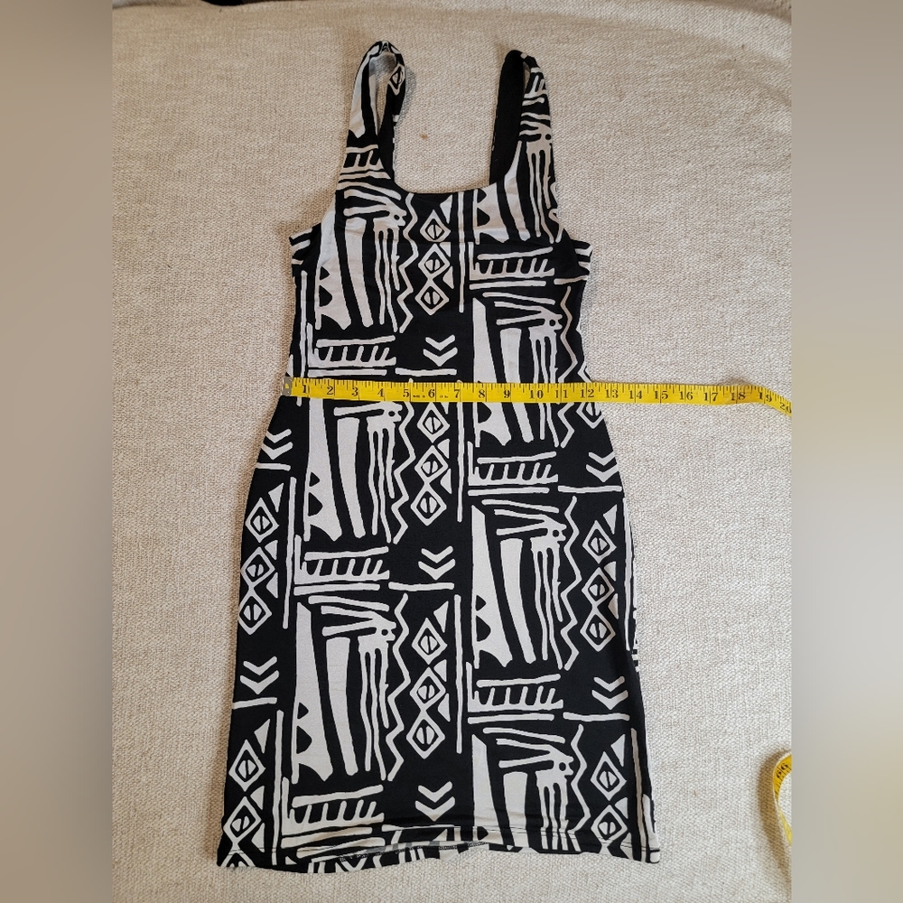 Dress - Picture 2 of 5